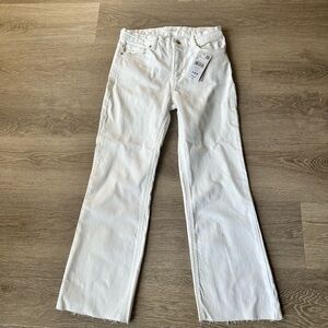 Brand new size 6 high-waist white Mango jeans with frayed hem.
